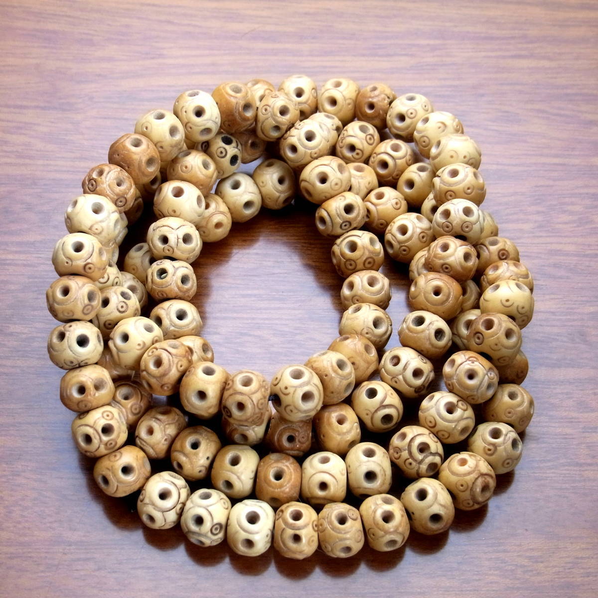動物の骨で作ったビーズ 彫刻入り ボーンビーズ 数珠 アクセサリー製作 素材編 No，２