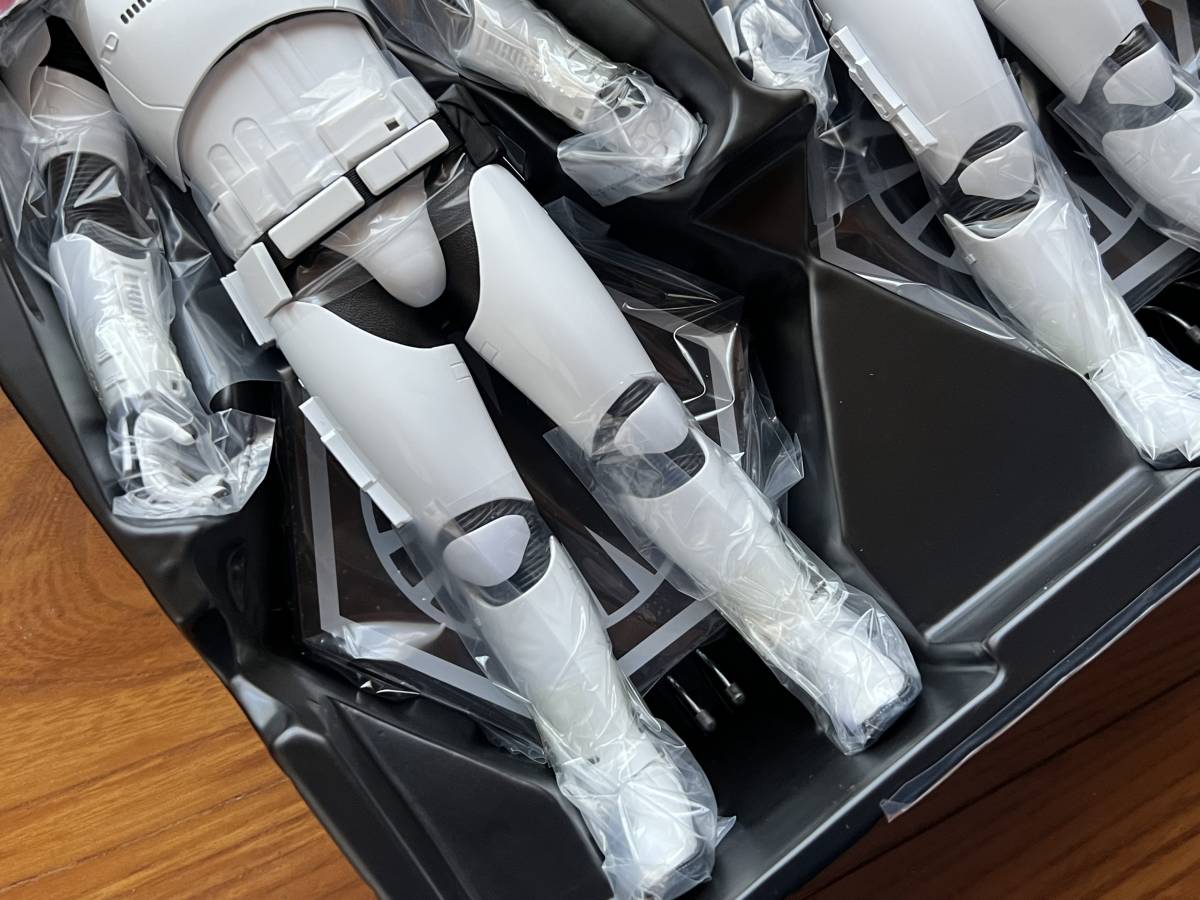 ホットトイズ ムービーマスターピース スターウォーズ フォースの覚醒 ファーストオーダー ストームトルーパー 通常版＆将校版 2体セット_5