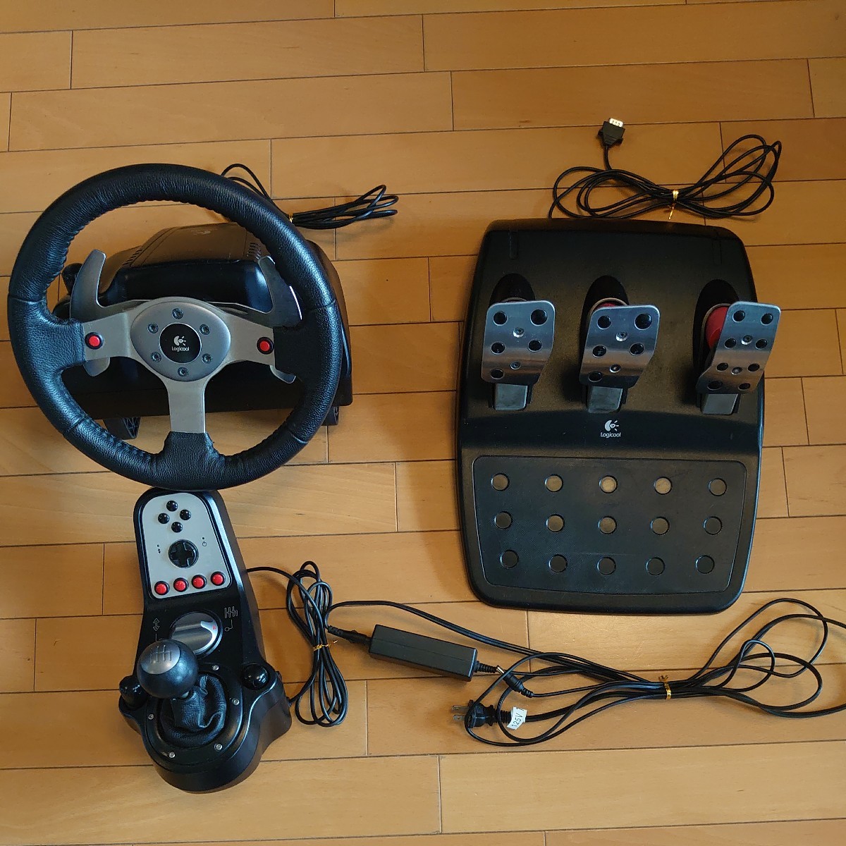 ロジクール Logicool G25 Racing wheel PS4 ハンコン（ロジクール 