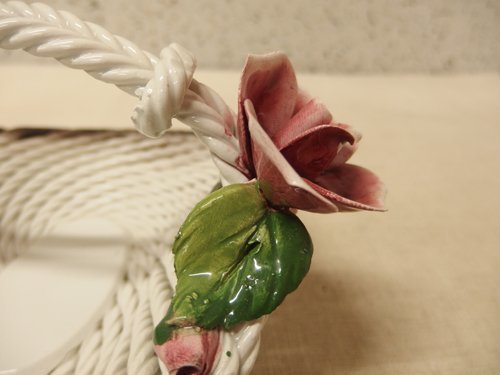 イタリア製 陶花 バスケット 薔薇 置物　花籠 0630330w イタリア製 陶器 バスケット 陶花/立体装飾/花かご/バラの花