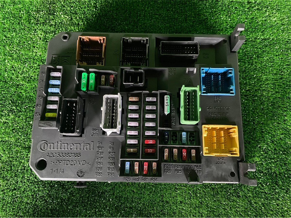 H30年 LDA-B7CAH02 シトロエン DS4 室内用ヒューズボックス 中古品 即決 541012 230614 TK リンカーン在庫