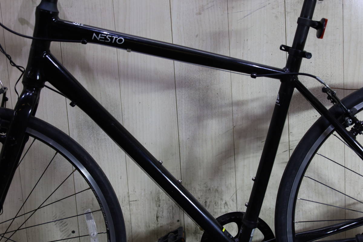 人気美品！NESTO VACANZE 700C アルミ シマノ7速 500mm BLACK AUTO LED