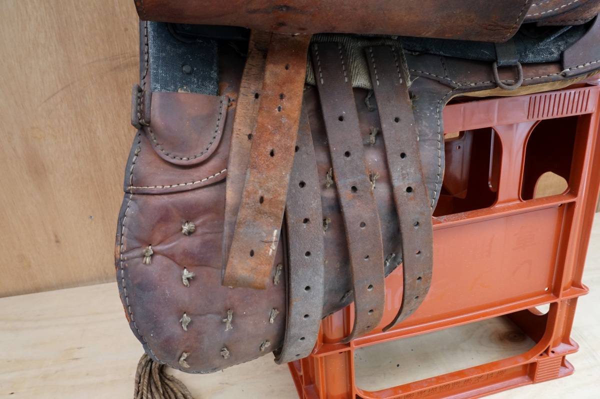 乗馬鞍 馬具 鞍 くら メーカー不明 本革 レザー ヴィンテージ レトロ 