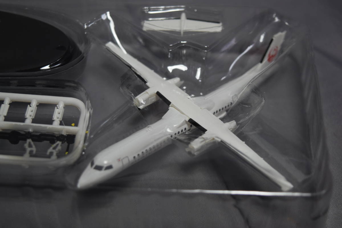 □1/300 エフトイズ ボンバルディアDHC-8-Q400琉球エアコミューターRAC
