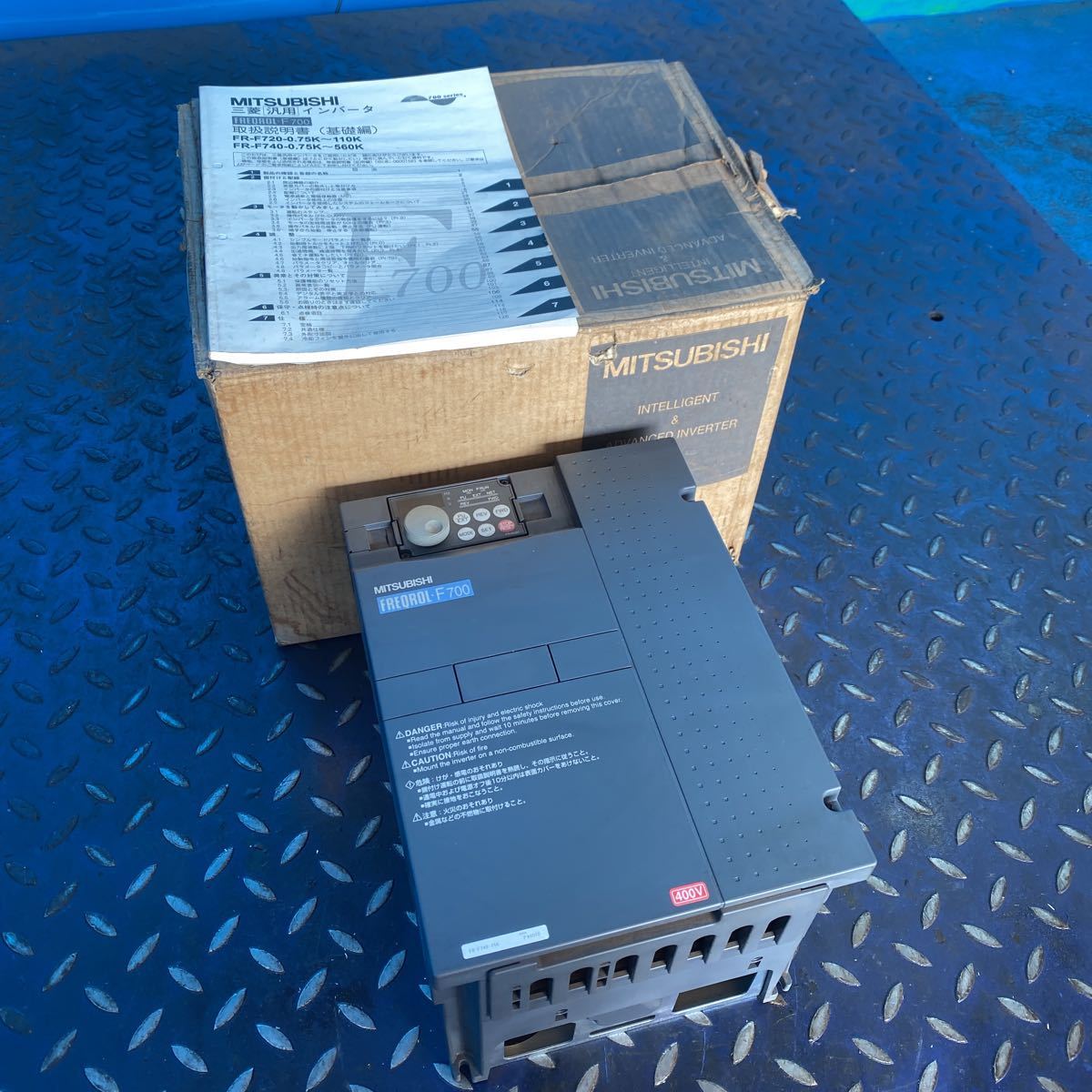 T3519 MITSUBISHI 三菱 電子部品 インバーター FREQROL・F700 FR-F740 