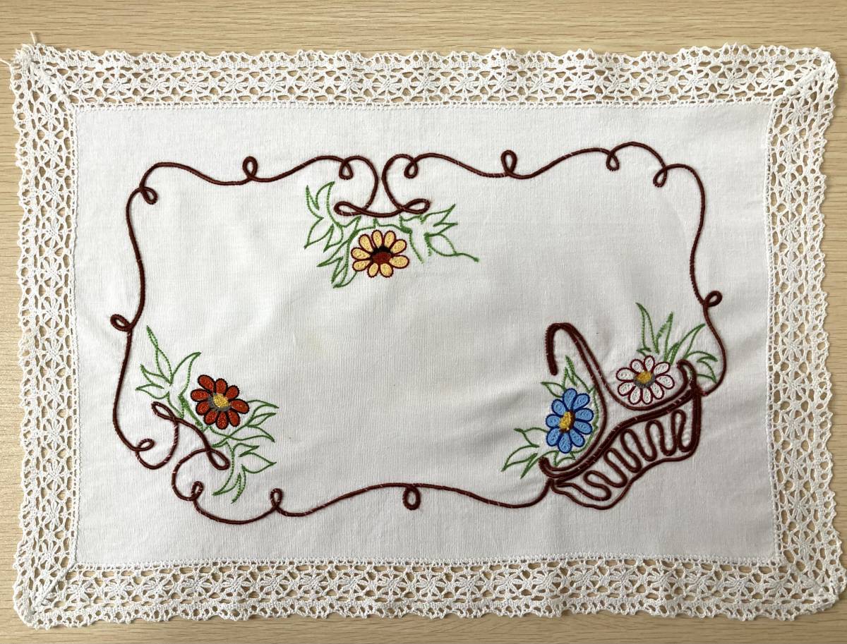 フランス 蚤の市 アンティーク 手刺繍 手縫い 繊細な刺繍 可愛いお花の 