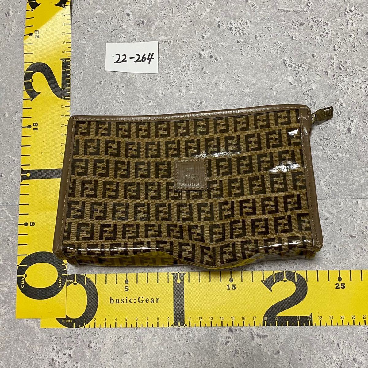 22-264】FENDI フェンディ ズッカ 柄 ズッキーノ FFロゴチャーム 型