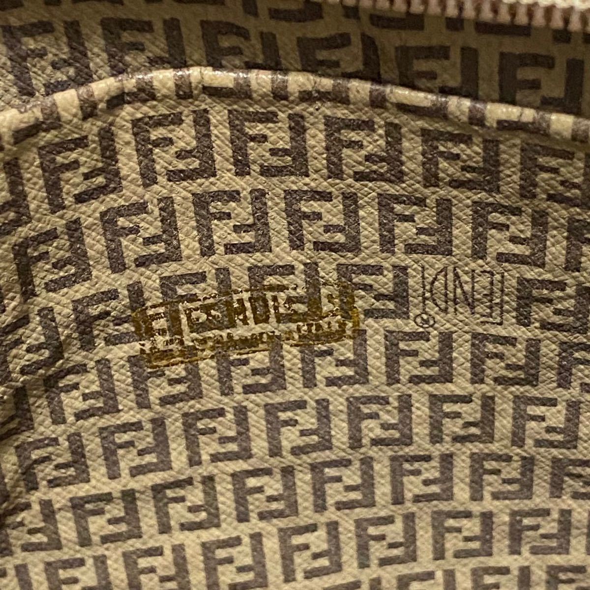 22-264】FENDI フェンディ ズッカ 柄 ズッキーノ FFロゴチャーム 型