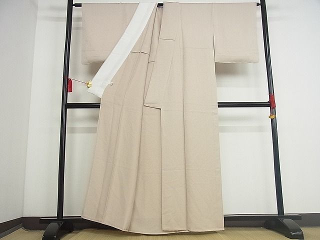 着物屋こころ□上質な色無地 単衣 氷割れ地紋 白茶色 着丈158.5cm 裄丈