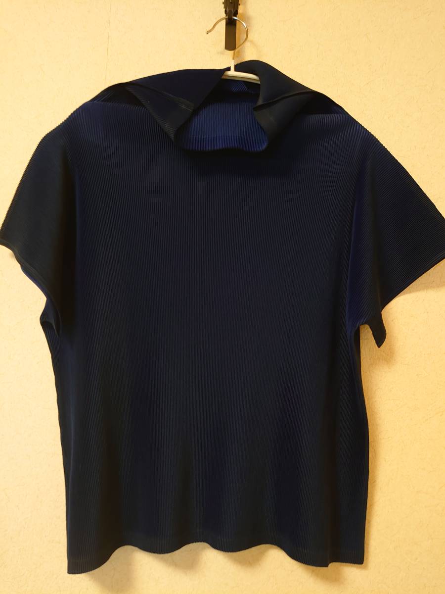 イッセイミヤケ　プリーツプリーズ　半袖トップス　タートルネック　ブルー　サイズ3　【中古】