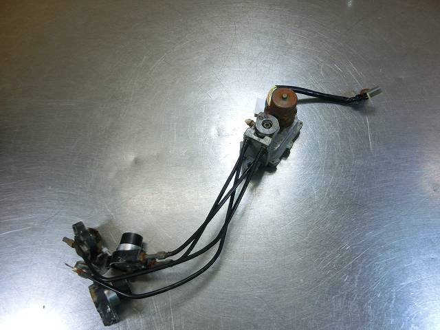 人気，新作 RG400&gamma; SAEC排気バルブモーターAssy ジャンク HK31A(その他)｜売買されたオークション情報、yahooの商品情報をアーカイブ公開 - オークファン スズキ用