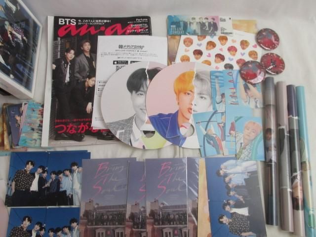 BTS アルバムセット　トレカ50枚　缶バッジ 同梱可】中古品 韓流 防弾少年団 BTS CD トレカ 40枚 ポスター