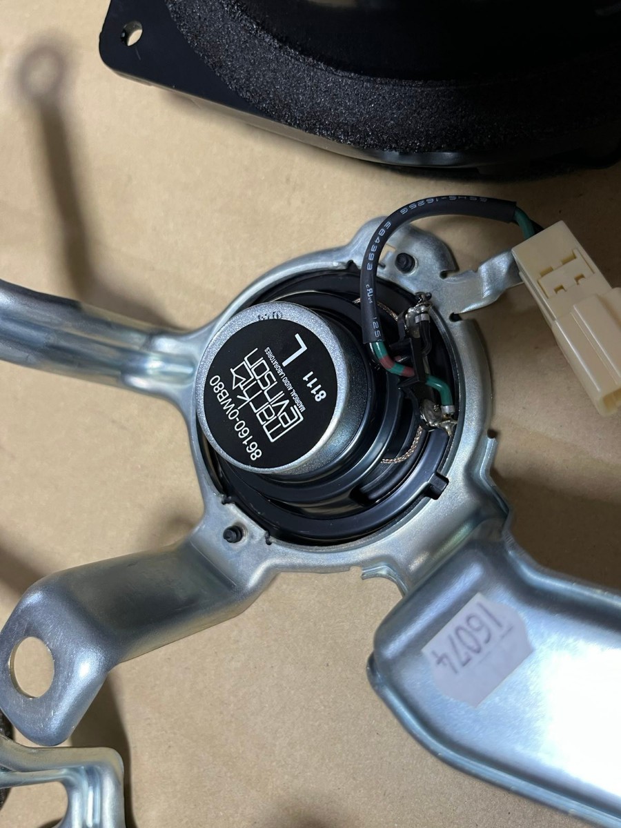 Toyota UZS186 マークレビンソン アンプ 86280-0w290 スピーカー Toyota UZS186 マークレビンソン アンプ 86280-0w290 スピーカー