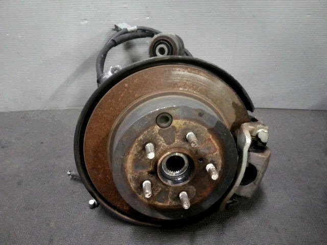 5kurudepa H27年 インプレッサ スポーツ DAA-GPE 右 リア ナックル ハブ FB20WSZH5F GP7 ハイブリッド2.0 32417