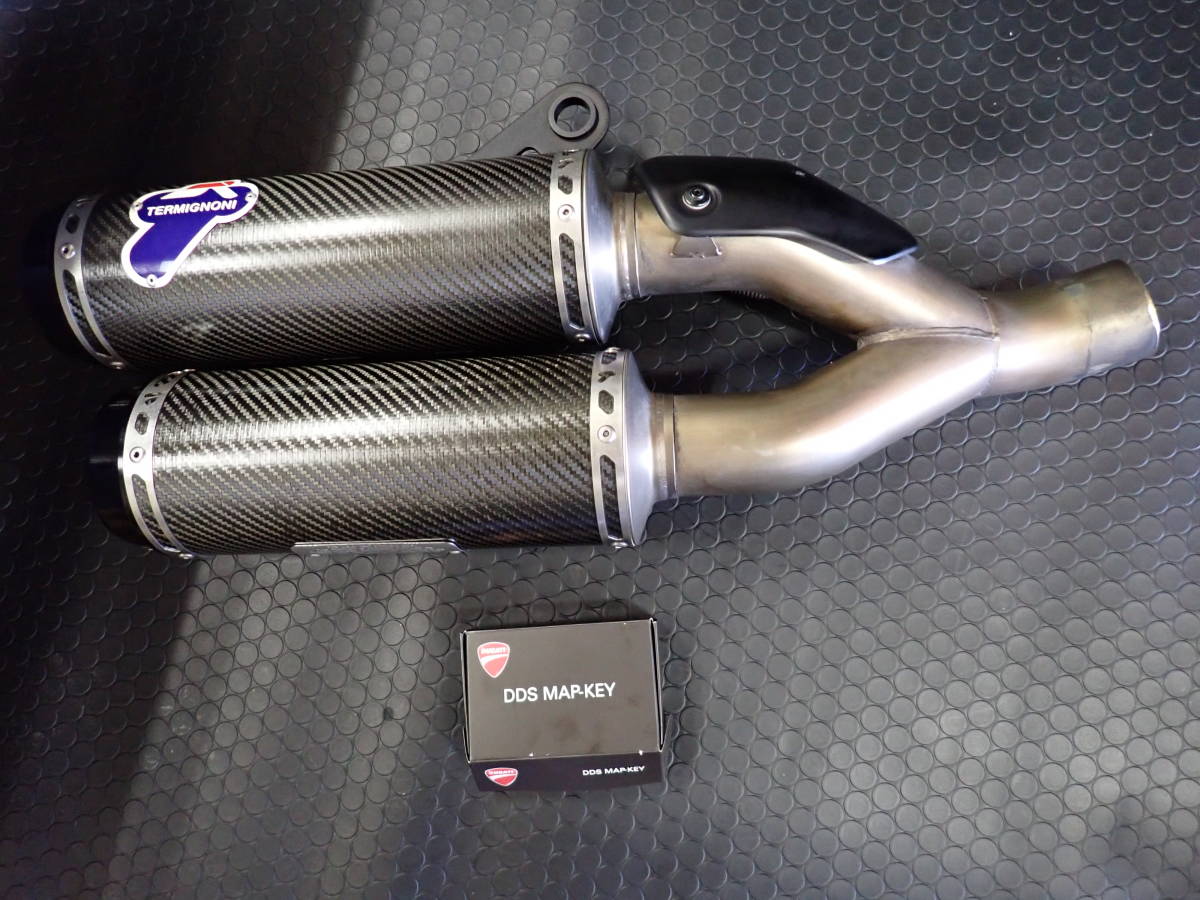 ドゥカティM1200用純正オプションテルミニョーニステンレス・カーボンスリップオンマフラーマップ付き テルミニョーニ スリップオン 1200S ロングサイレント 純正 R&frasl;S&frasl;X