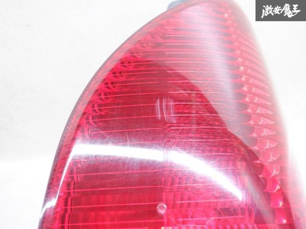 トヨタ純正 200系 ハイエース 1型 2型 前期 テール テールランプ
