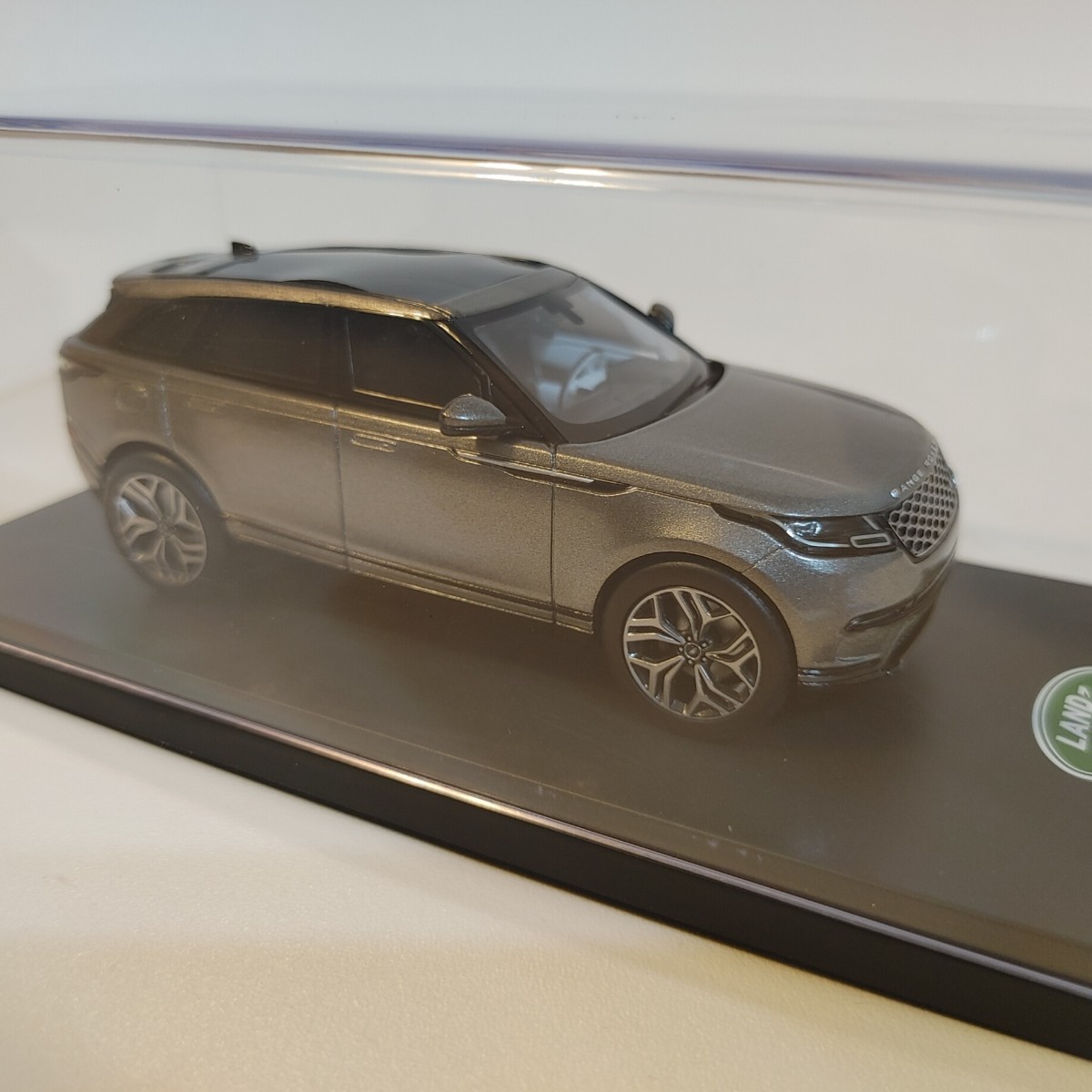 TSM MODEL レンジローバー ヴェラール VELAR HSE 1⁄43 TSM MODEL