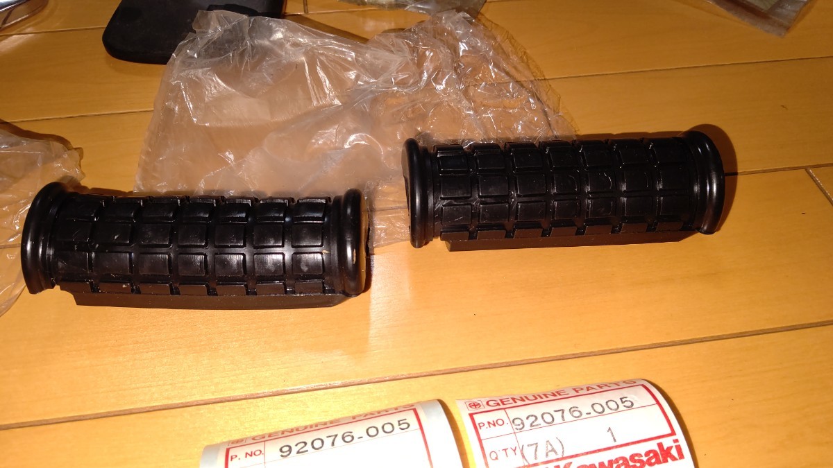 カワサキ W1S W1 SA W3 Z2 Z1 純正 新品 未使用 ステップ ラバー 92076