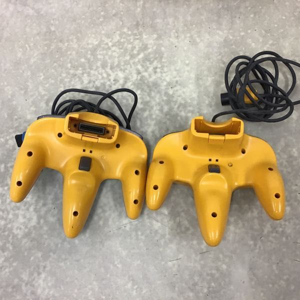 1円〜 箱無 ピカチュウNINTENDO64 本体 ブルー＆イエロー コントローラー イエロー 本体 ニンテンドー64 ピカチュウ