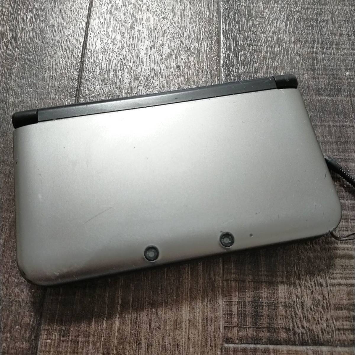【正規品，品質保証】 3dsll 本体 シルバー&times;ブラック 黒 NINTENDO 3DS LL 任天堂 動作確認 070611(ニンテンドー3DS LL本体)｜売買されたオークション情報、yahooの商品情報をアーカイブ公開 - オークファン ニンテンドー3DS LL本体