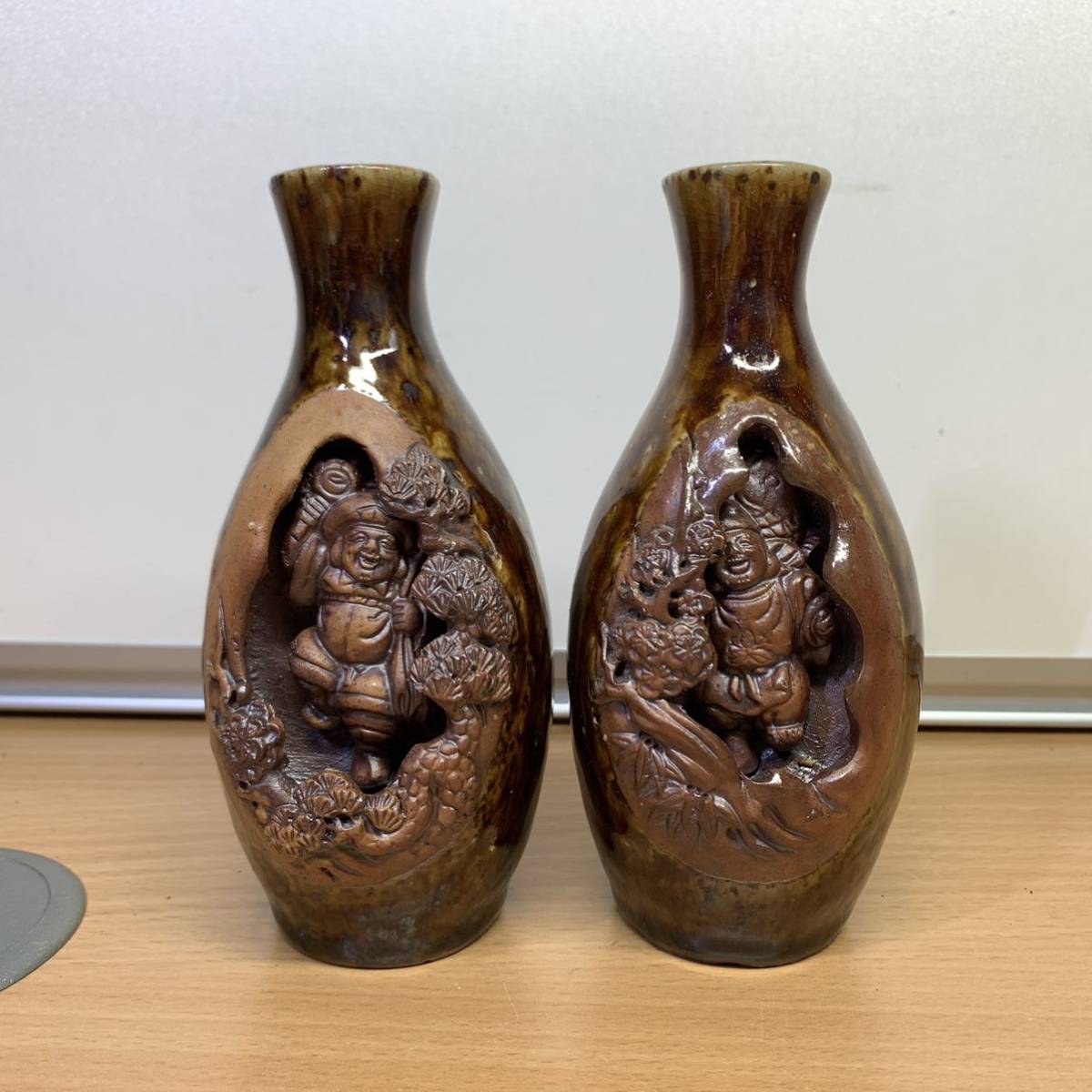 二六焼 ? 酒器 徳利 花瓶 一輪挿し 華道具 古美術 2本 彫刻 七福神