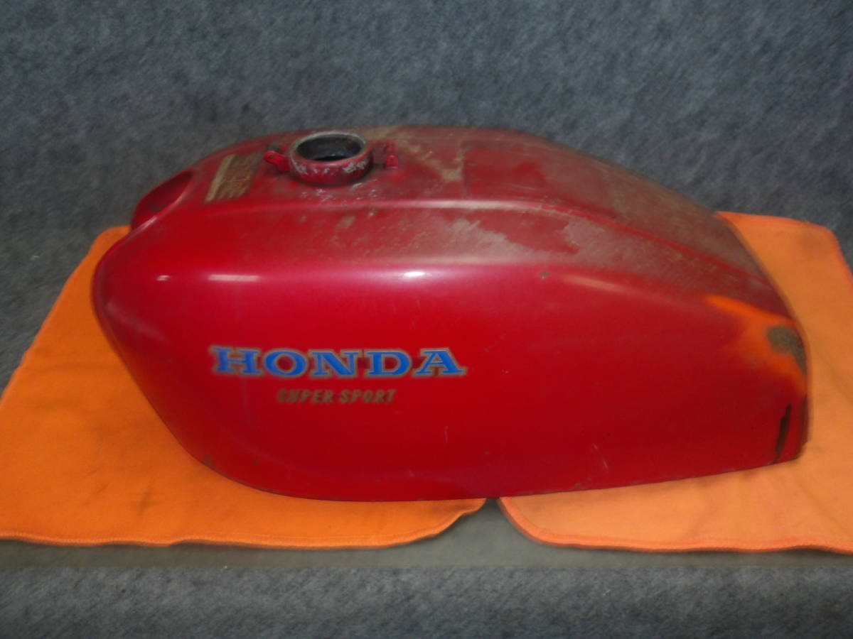 見た目より良好!?旧CB400FOUR純正タンク赤 ヨンフォアレストアベース