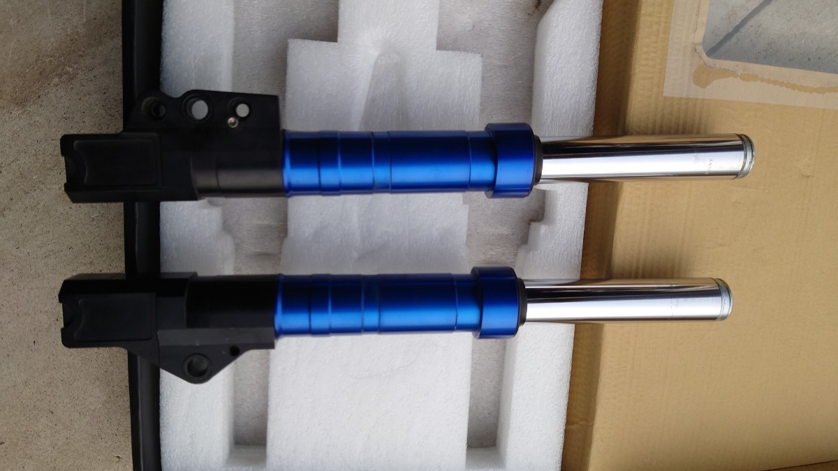 スーパーフロントフォーク【ブルー】シグナスX 【4/5型】260mm/4pot 