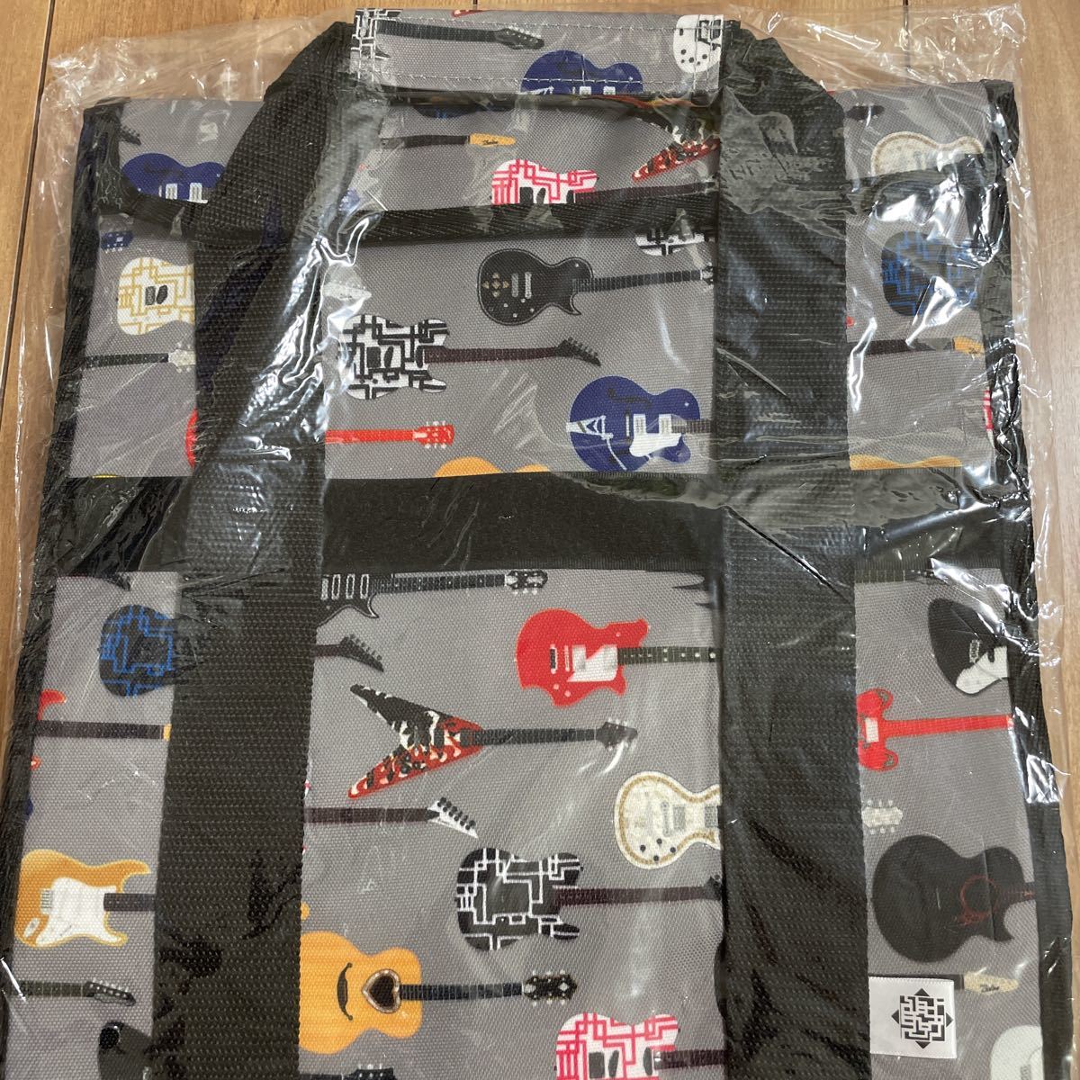 新品未開封 布袋寅泰 グッズ GUITAR柄クーラーバッグ_1