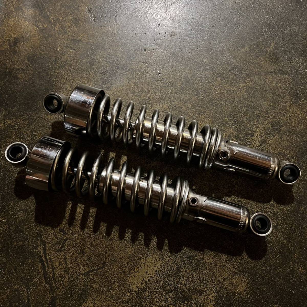 ヤマハ　SR400 4型　純正　リアサス　走行1000k未満外し　