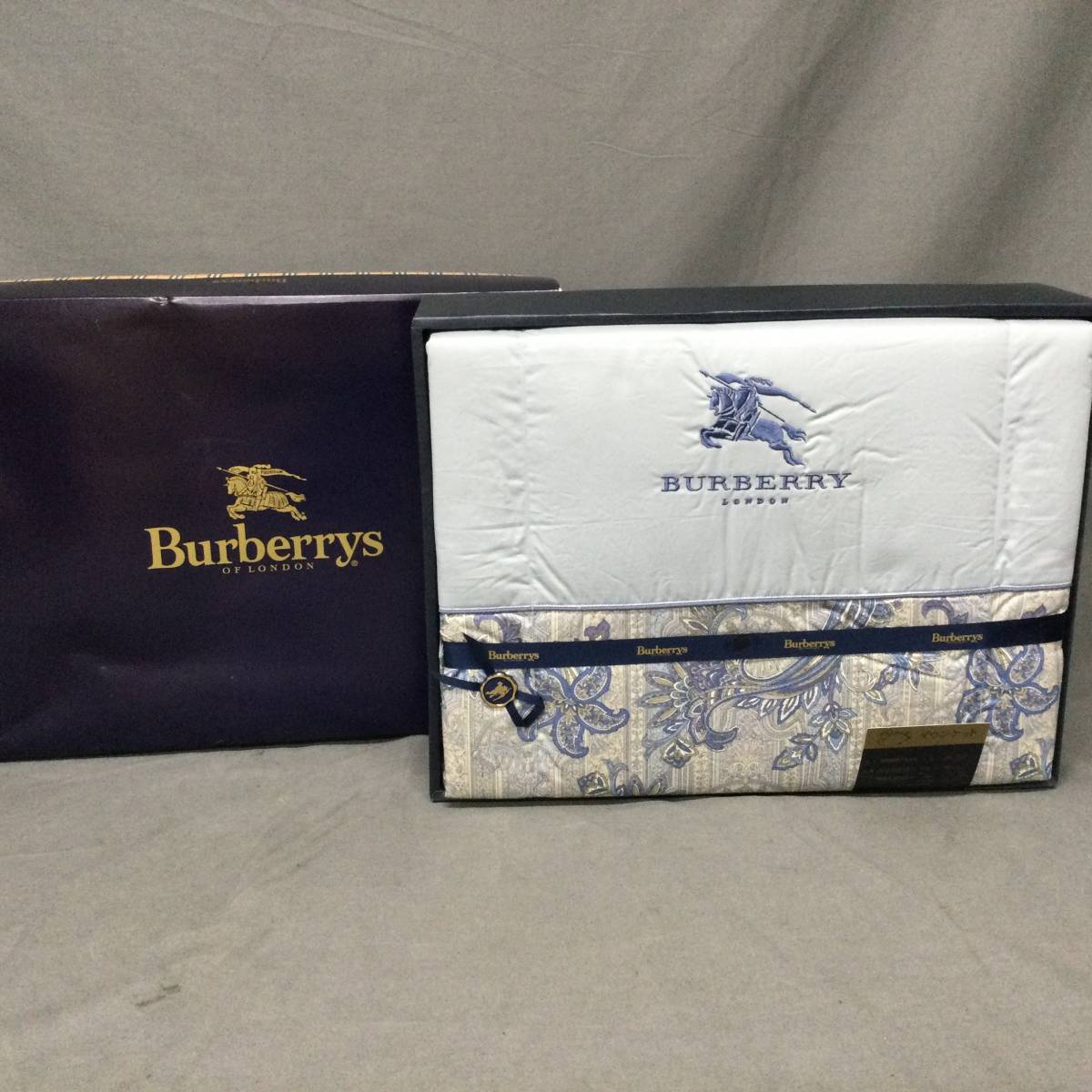 Burberry 羽毛肌掛けふとん 150×200cm 西川産業 西川（nishikawa