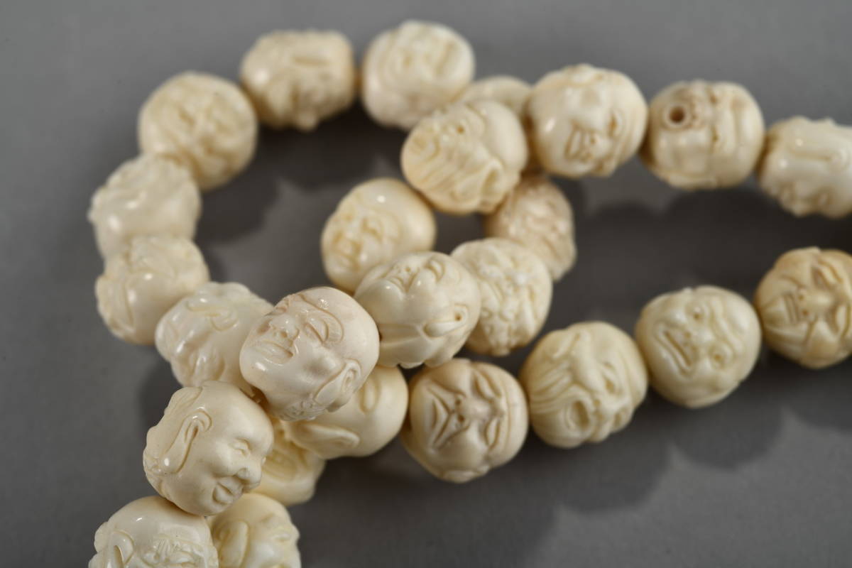◇明神◇極上珍品・時代物 特殊白材芯料保証 羅漢紋佛珠 珍材和彫 極細 