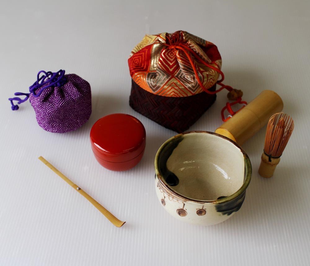 野点用　茶道具セット　抹茶碗　棗　茶筅　茶杓　茶籠　仕覆付[F520]