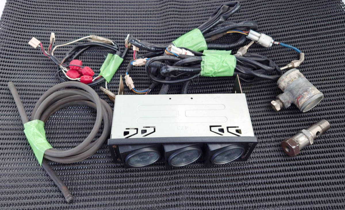 【倉庫長期保管品　当時物】大森メーター　Omori　機械式ターボ　電子式 水温 油温　45φ　3連１DINステー付　【希少品】