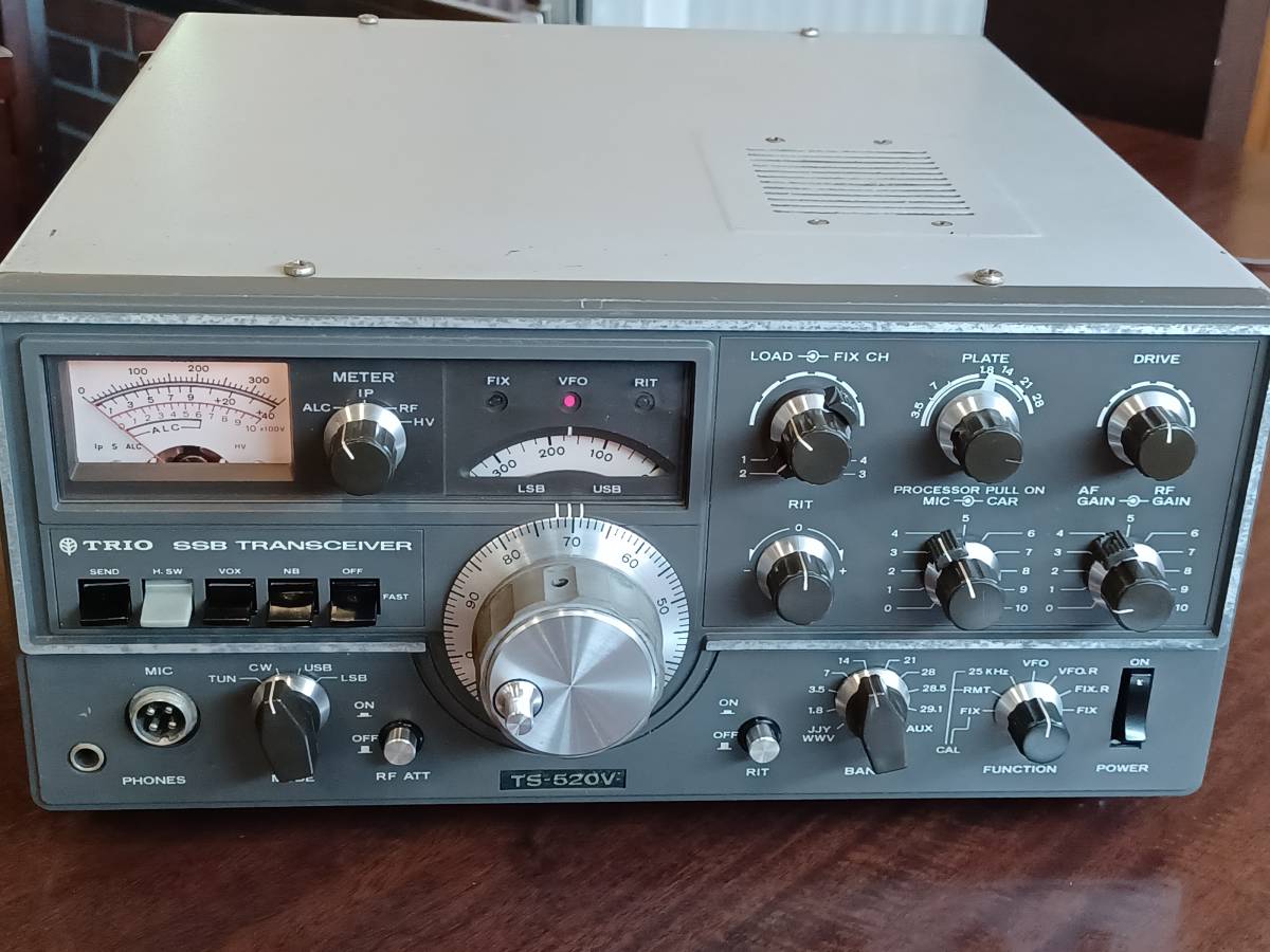 Trio TS-520 HF SSB Transceiver | A classic from the early 19…