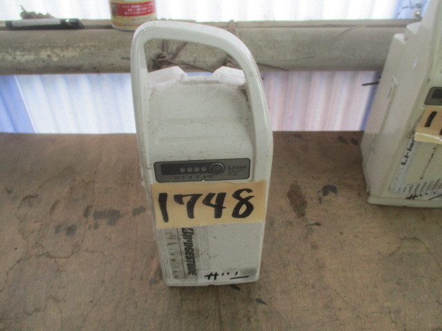 1748　ブリジストン　Ｘ60-12　8.1ＡＨ