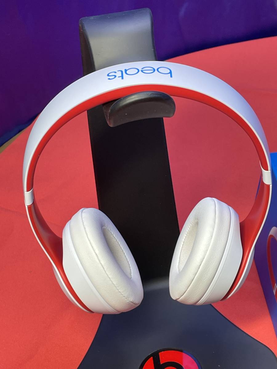 美品 Beats Solo3 Wireless ヘッドフォン Beats Club Collection