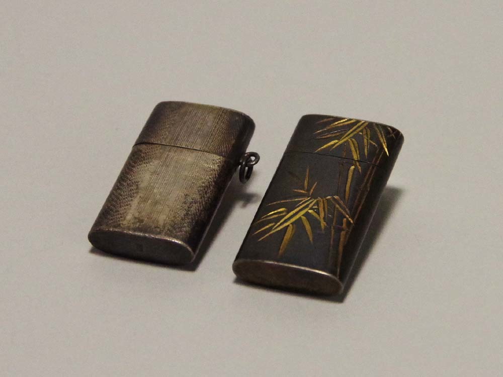 革製煙草入（銅製甕人物文前金具）煙管筒/本象牙彫饅頭