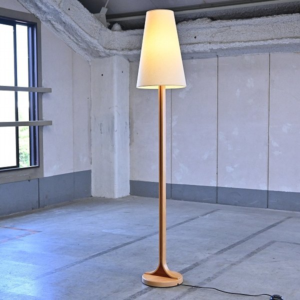 楽天市場】フロアスタンド・ランプ（ブランドオーデリック）（ライト