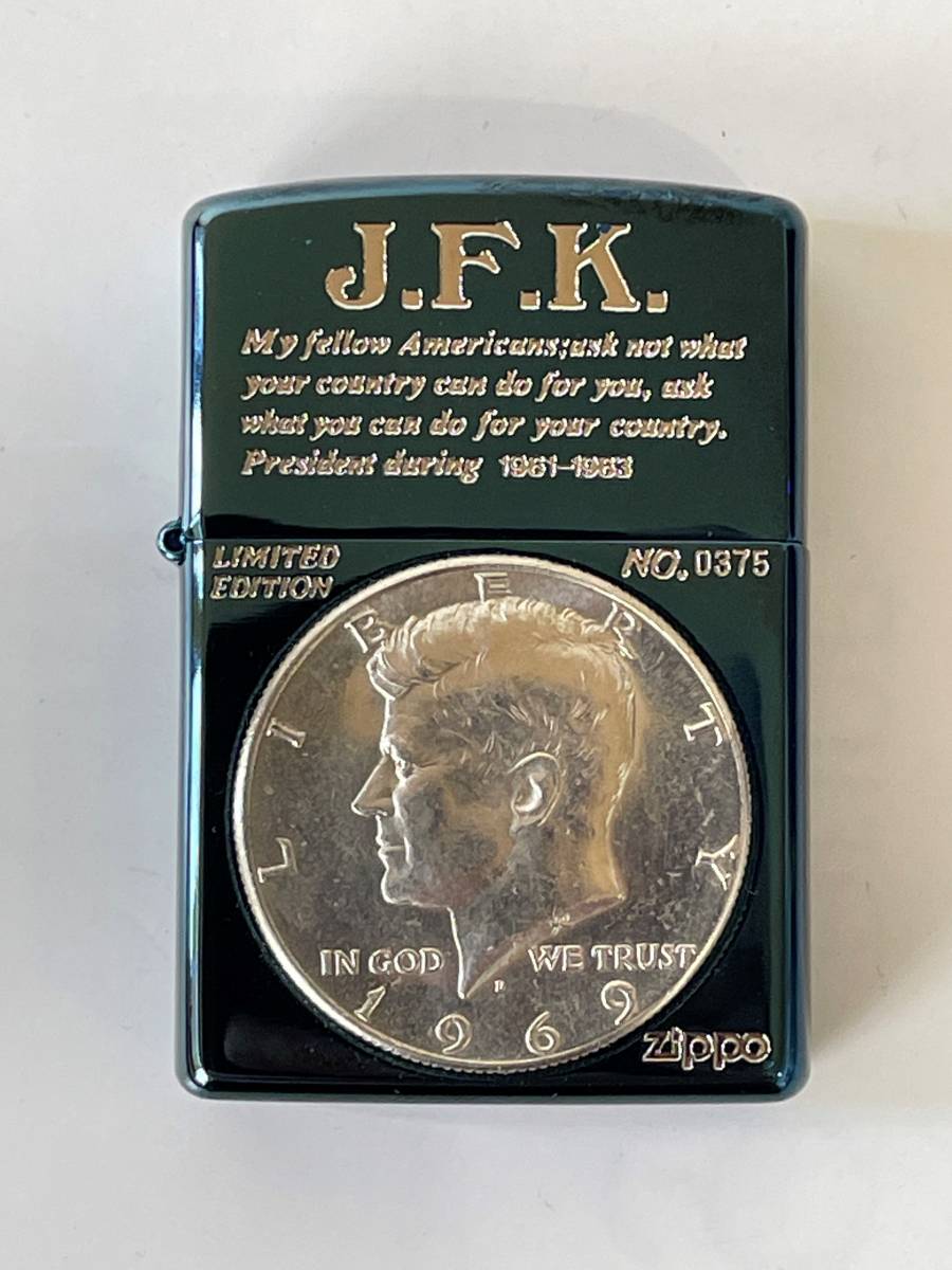ブルーチタン ZIPPOジッポジョン・F・ケネディ コイン 0 ジョン・Ｆ・ケネディ JAC店舗用ジョンFケネディ大統領モチーフ人形  【希少】《ZIPPO》ジッポライター/ジョン・Fケネディ/ブルーチタンコイン付/限定 No0375