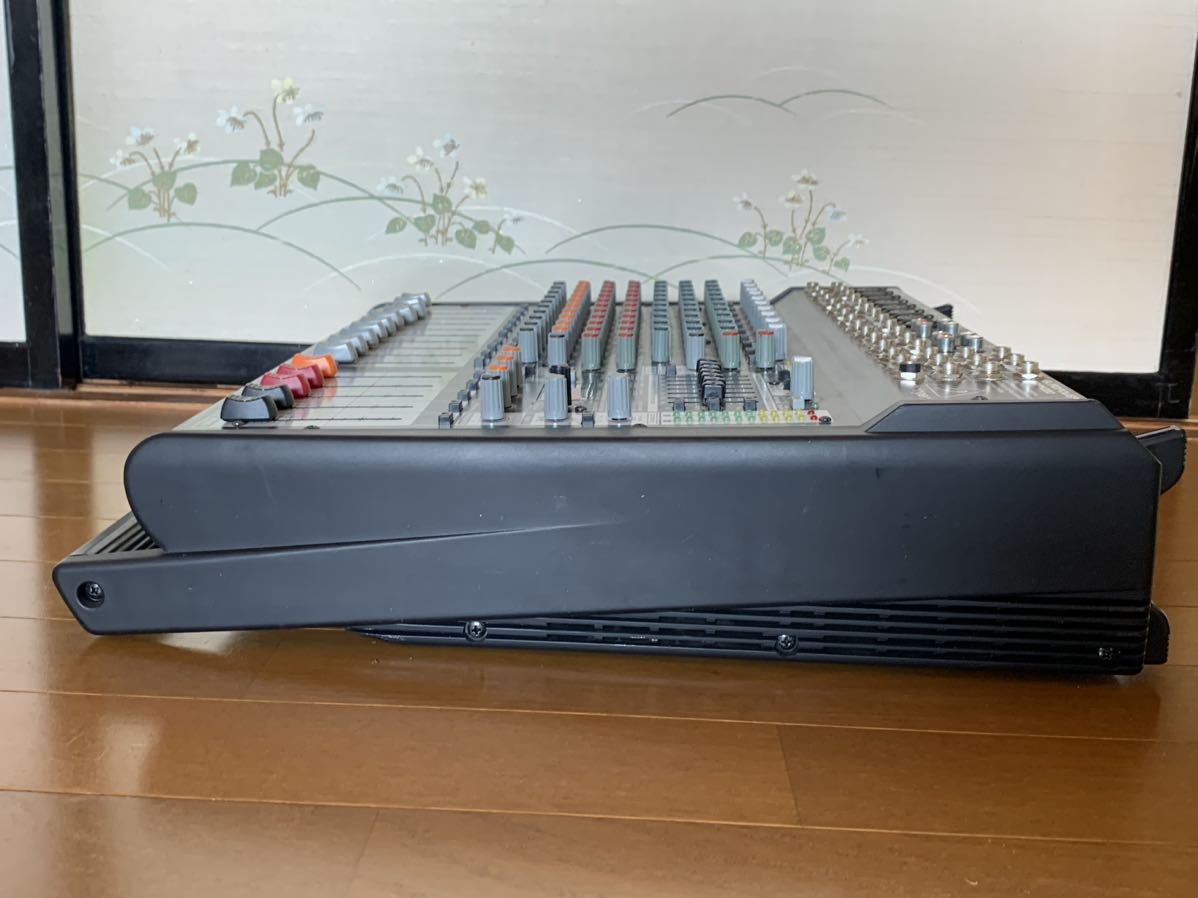 美品】 BEHRINGER 勝ち得 べリンガー パワードミキサーPMP4000 