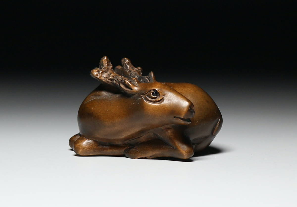 ★吉丸★　柘植根付D386【鹿】 黄楊木彫　 （印籠・提げ物・緒締め・帯留め・Netsuke）
