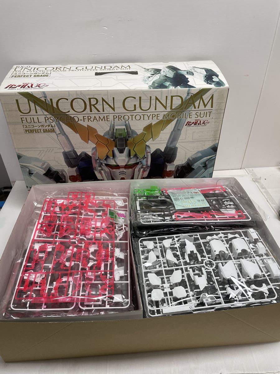 未組立て　BANDAI ガンプラ PG ユニコーンガンダム　プラモデル 