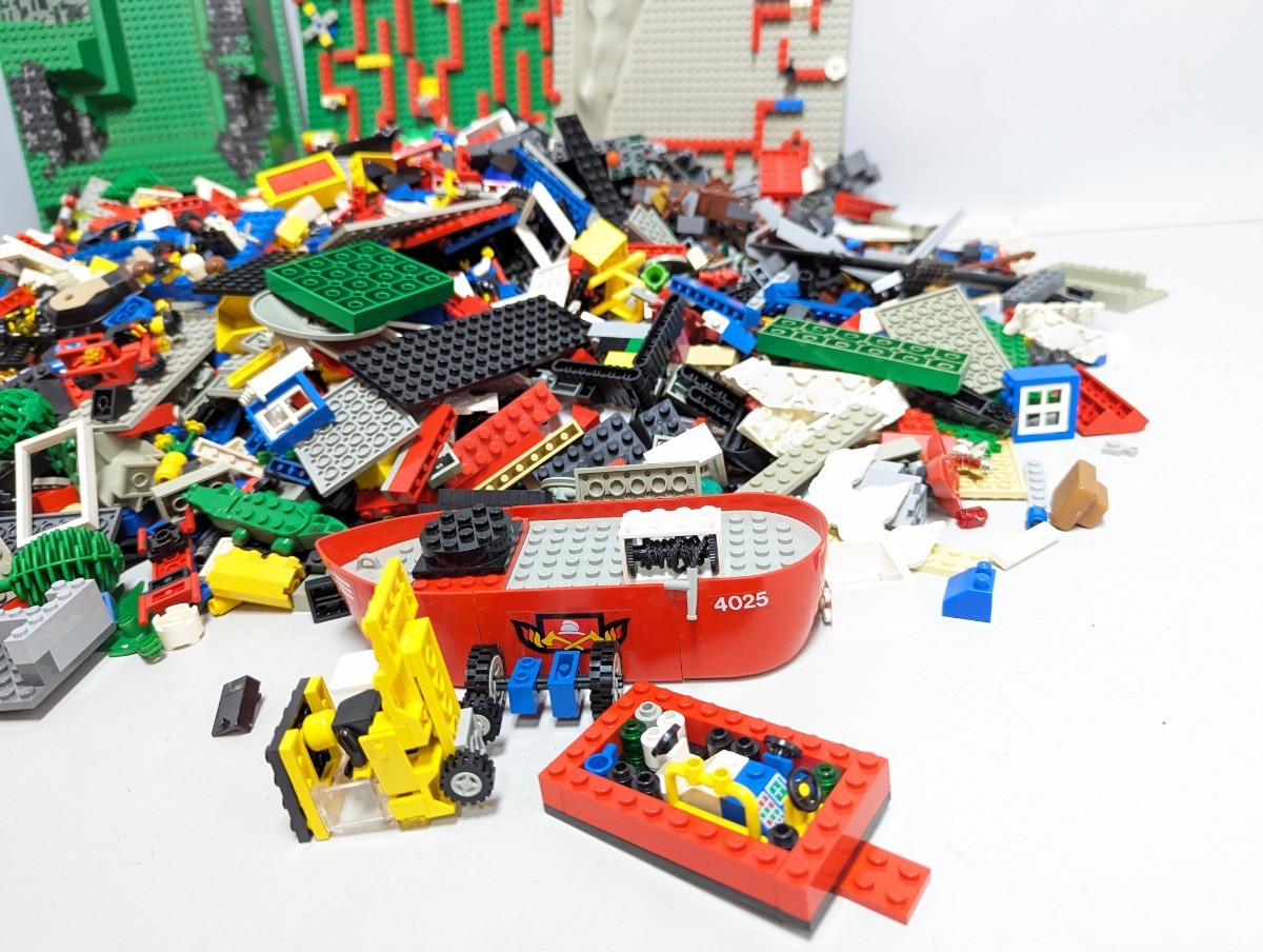 レゴ ブロック 大量 約10kgセット まとめ 基盤 船 車等 LEGO □ レゴ ブロック 大量 約10kgセット まとめ 基盤 船 車等 LEGO □