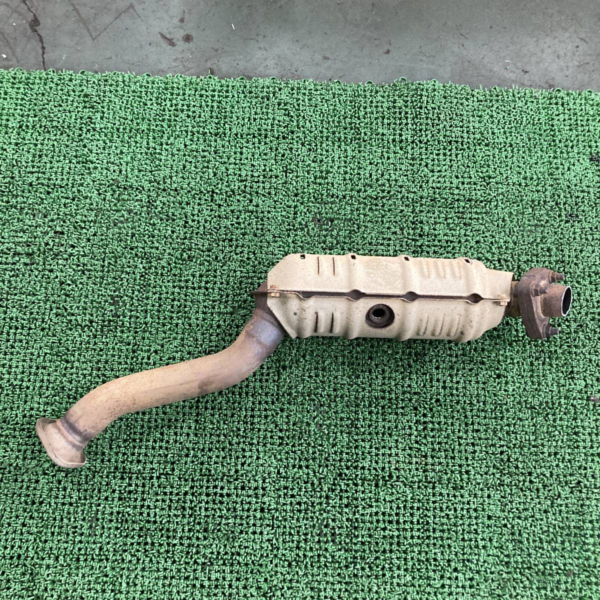 ★☆フィット GD1 触媒 キャタライザー L13A 素材用 （A1100）☆★