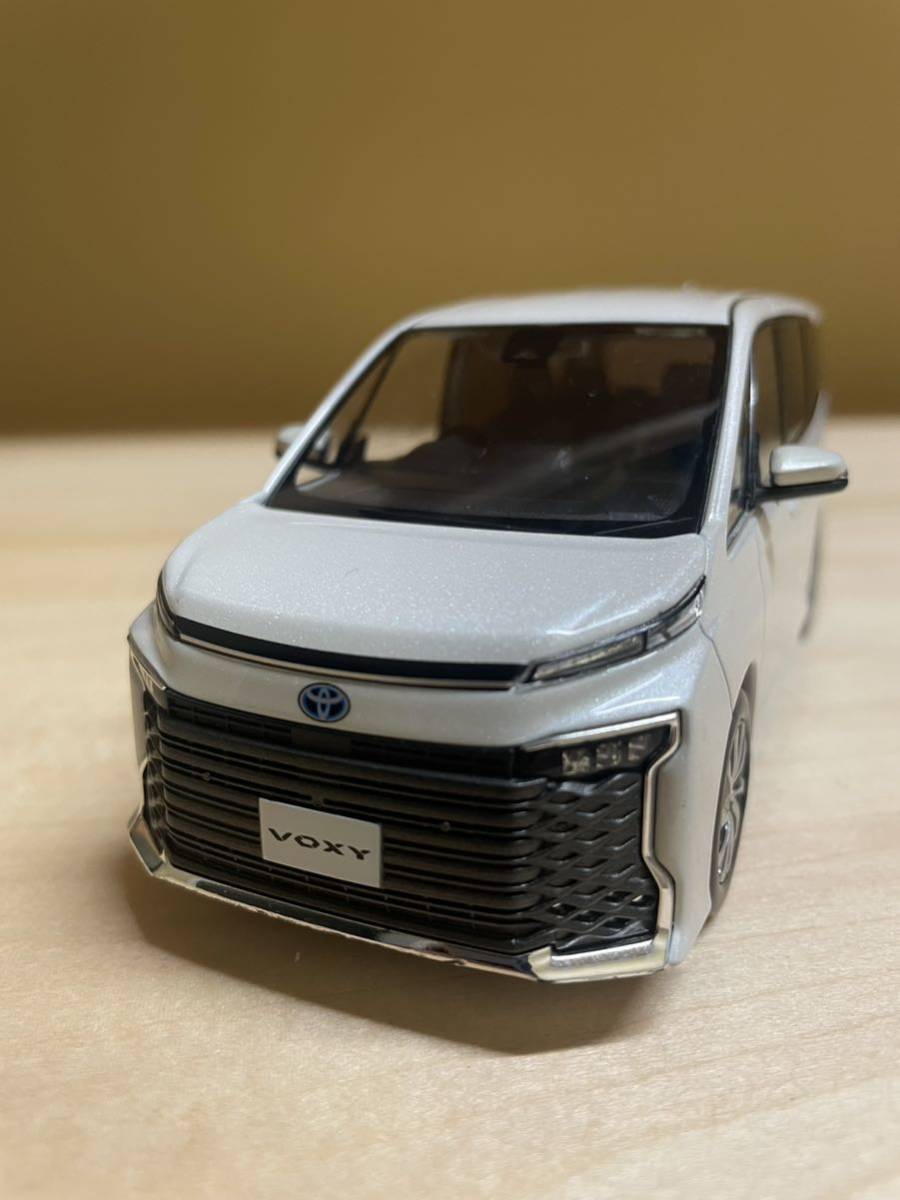 トヨタ　ヴォクシー　カラーサンプル 90系