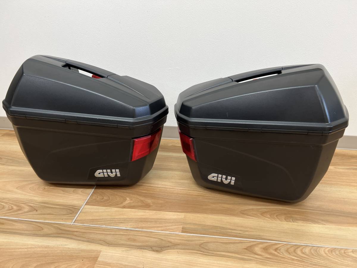 GIVI サイドケース 未塗装ブラック 左右セット E22 【公式通販】