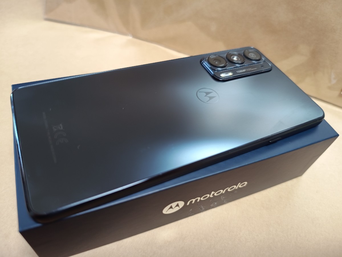 motorola edge20 フロストオニキス128GB simフリー 中古 フロストオニキス edge20 Motorola モトローラの 薄型軽量 国内版