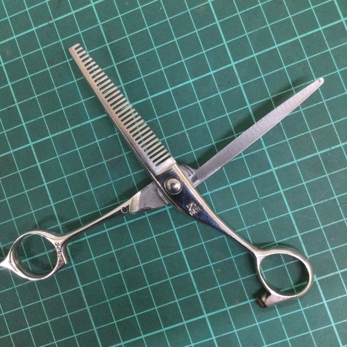 925 理美容 ハサミ ハイネッタ-Z PAT. カットシザー 6844 22597