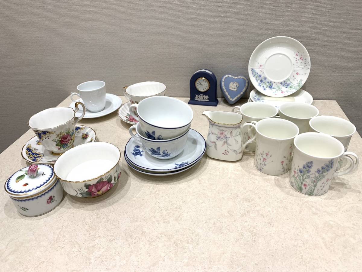 大倉陶園 紅白 モーニング碗皿ペア カップ&ソーサー2客セット スプーンつき