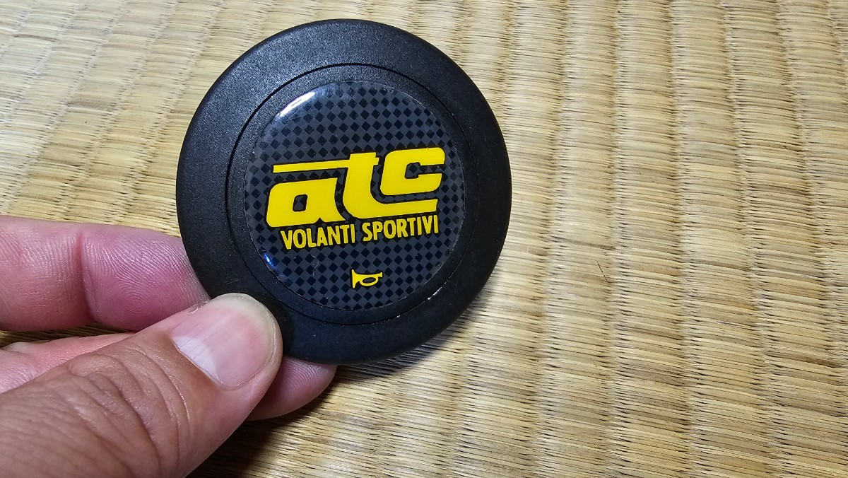  atc VOLANTI SPORTVI ホーンボタン 当時物 黄＋カーボン柄(ステアリング)｜売買されたオークション情報、yahooの商品情報をアーカイブ公開 - オークファン その他